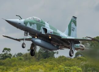 Caça da FAB cai durante voo de treinamento no Rio Grande do Norte