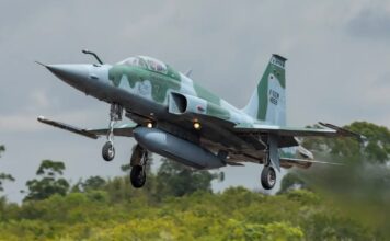 Caça da FAB cai durante voo de treinamento no Rio Grande do Norte