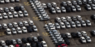 Produção e venda de veículos no Brasil crescem em outubro, diz Anfavea