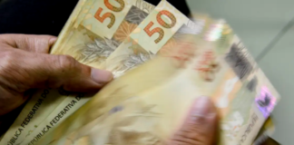 Primeira parcela do décimo terceiro deve ser depositada até esta sexta