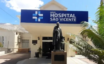 Idosa desmaia ao desembarcar de ônibus e é atingida pelo transporte coletivo em Jundiaí