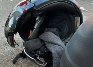 Motociclista morre após perder o controle e bater cabeça na guia