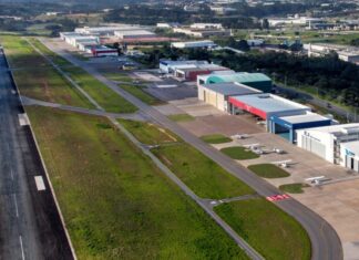 Avião faz pouso de emergência em Jundiaí após falha no trem de pouso