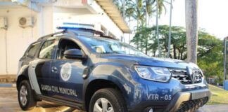 Mulher joga carro contra viatura da GCM para pedir socorro após ser ameaçada pelo companheiro em Jarinu