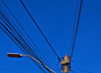 Iluminação de quadra e parquinho no Jardim Corcovado transforma realidade de moradores em Campo Limpo Paulista