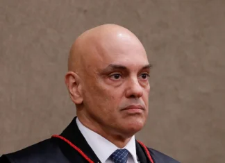 Bancos devem bloquear contas e ativos vinculados a Alexandre de Moraes