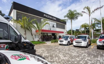 Mulher é presa em bar com dinheiro furtado escondido nas roupas íntimas em Jundiaí
