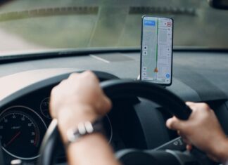 Motorista registra boletim de ocorrência após casal se recusar a pagar corrida por aplicativo