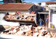 Prefeitura remove construção irregular em viela sanitária no Jardim Paulista
