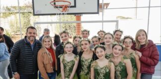 Prefeito Gustavo Martinelli inaugura quadra poliesportiva aguardada há mais de 33 anos na EMEB Maria Aparecida de Souza Ramos