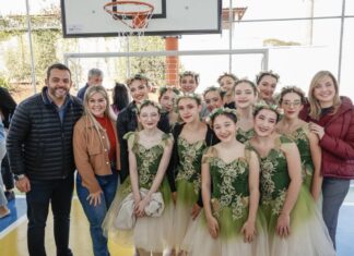 Prefeito Gustavo Martinelli inaugura quadra poliesportiva aguardada há mais de 33 anos na EMEB Maria Aparecida de Souza Ramos