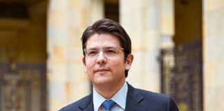 Morre Miguel Uribe, presidenciável da direita que sofreu atentado a tiros na Colômbia