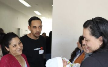 Prefeitura realiza entrega de kit de enxoval na Semana Municipal do Bebê