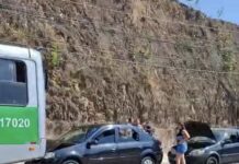 Engavetamento com quatro veículos é registrado na Estrada Faustino Bizetto, em Botujuru