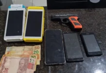 Operação da Polícia Militar em Cabreúva resulta em prisão por tráfico e apreensão de celulares furtados