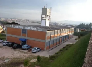 Jovem de 17 anos é brutalmente agredido próximo a escola de Várzea Paulista