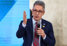 Zema volta a dizer que a direita sofre perseguição do STF e defende anistia em favor de Bolsonaro