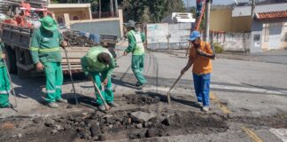 Equipe de Serviços Urbanos realiza obra de canaleta no bairro Santa Catarina, em Campo Limpo Paulista