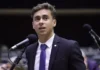 Deputado Nikolas Ferreira apresenta projeto para combater sexualização infantil na internet após denúncia de influenciador Felca