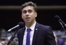 Deputado Nikolas Ferreira apresenta projeto para combater sexualização infantil na internet após denúncia de influenciador Felca