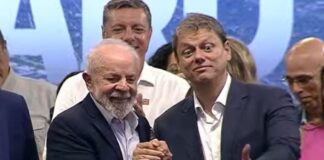 Pesquisa aponta empate técnico entre Lula e Tarcísio em eventual 2º turno presidencial