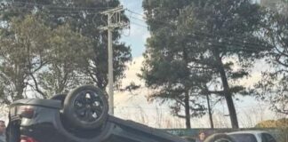 Veículo capota na entrada do Engordadouro e causa lentidão no trânsito