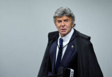 Fux deixa plenário do STF após troca de apartes entre Moraes e Cármen Lúcia