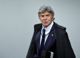 Fux deixa plenário do STF após troca de apartes entre Moraes e Cármen Lúcia