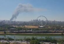 Incêndio atinge galpão na região da Lapa, na Zona Oeste de SP