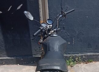 Motocicleta com placa artesanal é apreendida pela Guarda Municipal em Botujuru
