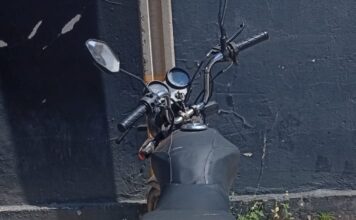 Motocicleta com placa artesanal é apreendida pela Guarda Municipal em Botujuru